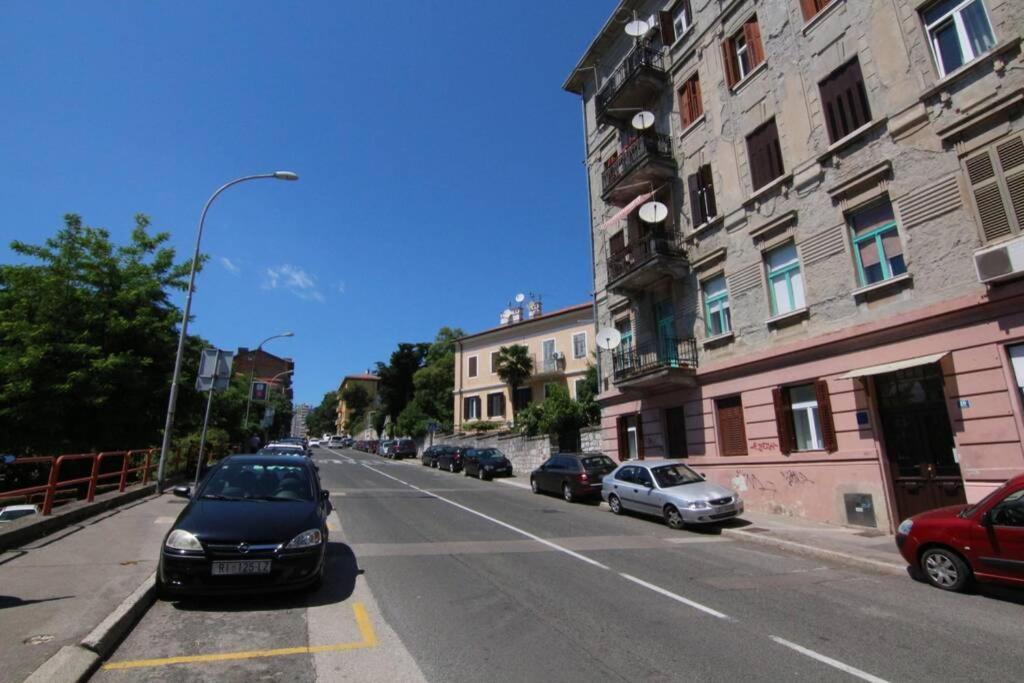 Fast Friend - Cozy Apartment In The Center With Private Garage Rijeka Exterior photo